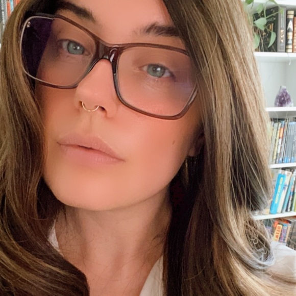 Meet your posher, Samantha - Picture 2 of 5